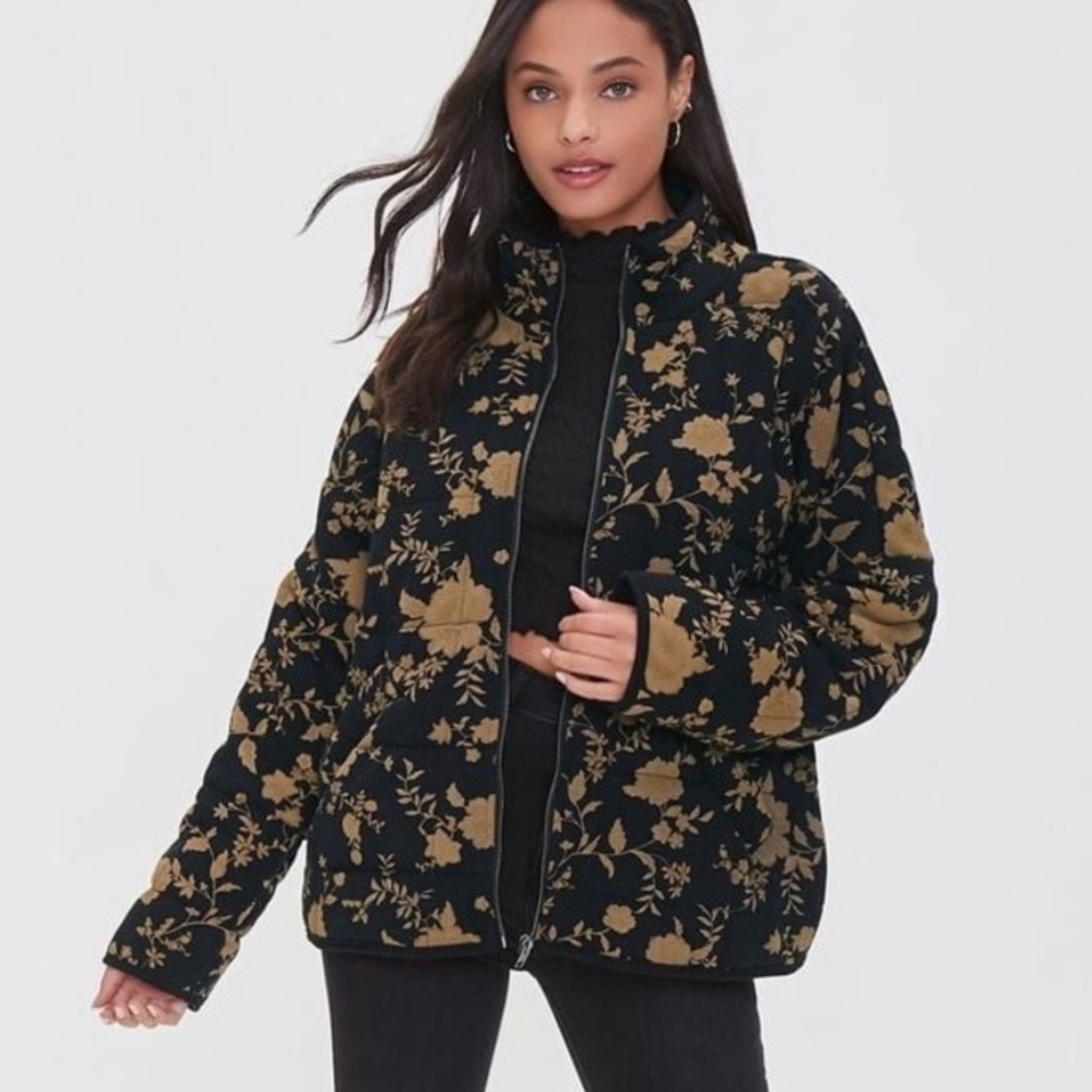 NEW Great Condition, Warm Winter F21 Oversized Floral Black Quilted Jacket - S